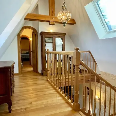 Hébergement de vacances Charming 19th Century With Pool