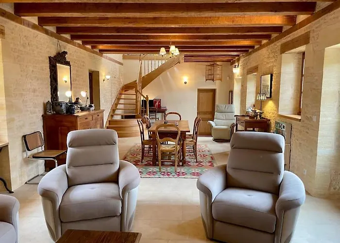 Charming 19th Century With Pool Дом отдыха Витрак